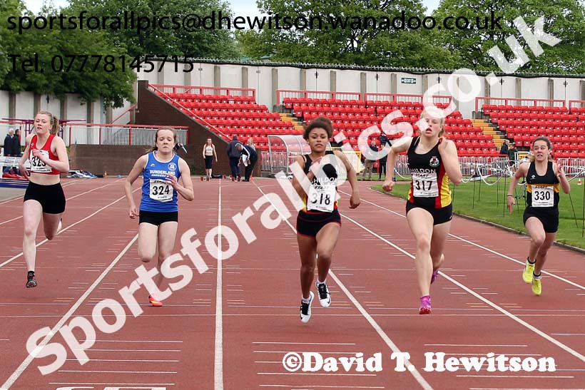 Girls under-15s, North East Track and Field Champs., Gateshead. Photo: David T. Hewitson/Sports for All Pics